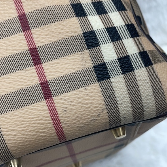 BURBERRY HAYMARKET CHECK  LEATHER/PVC TOTE WITH REMOVEABLE POUCH FINAL SALE - Picture 9 of 16